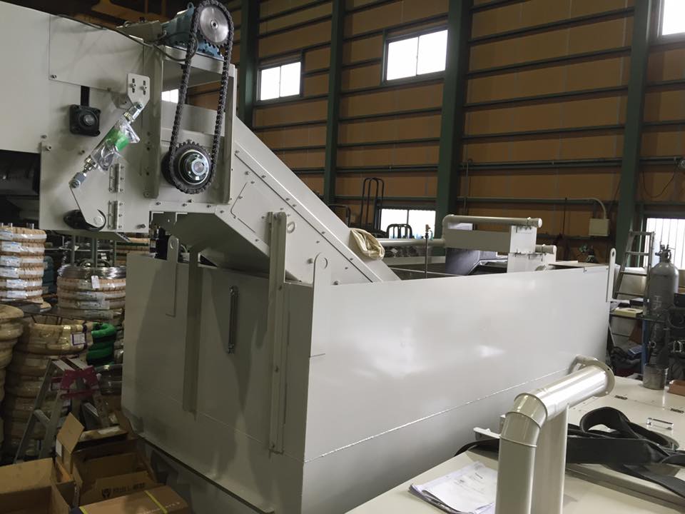 ���i����002