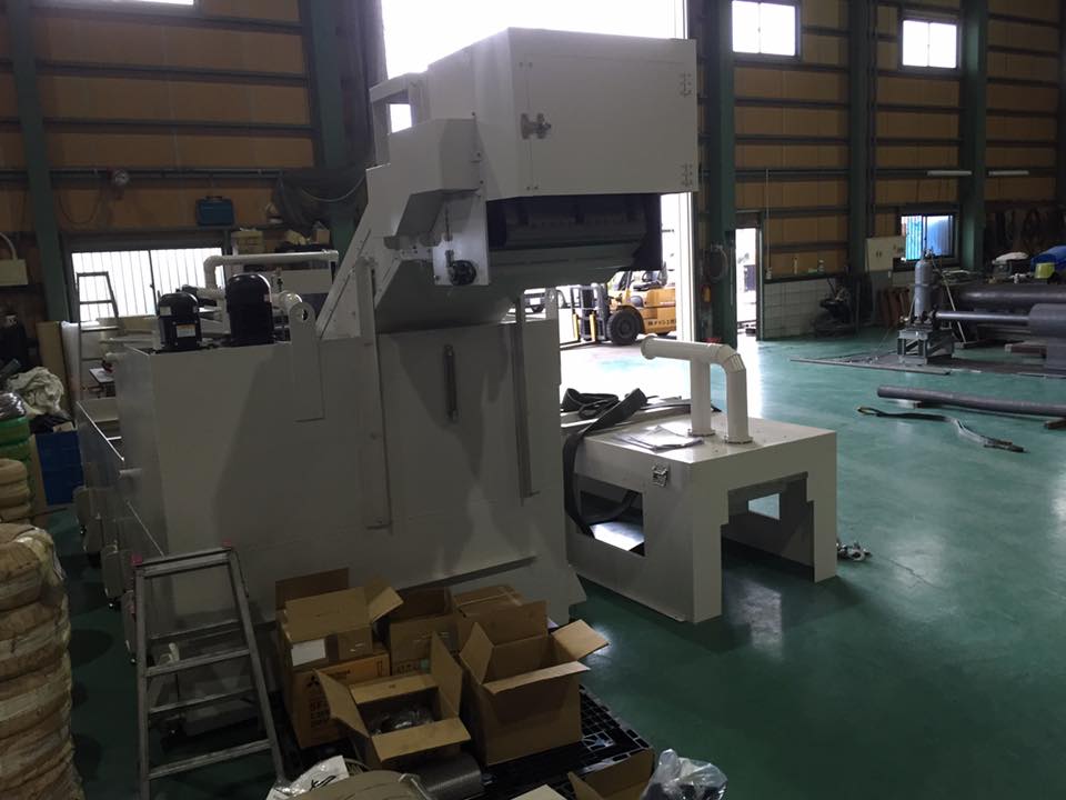 ���i����008